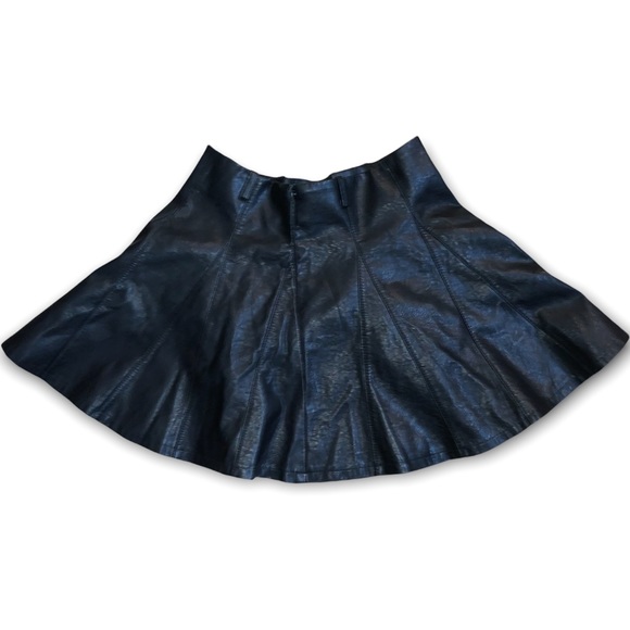 Pleated Leather Flared Mini Skater Girl Skirt W/ Belt Loops & Zipper - Picture 4 of 9